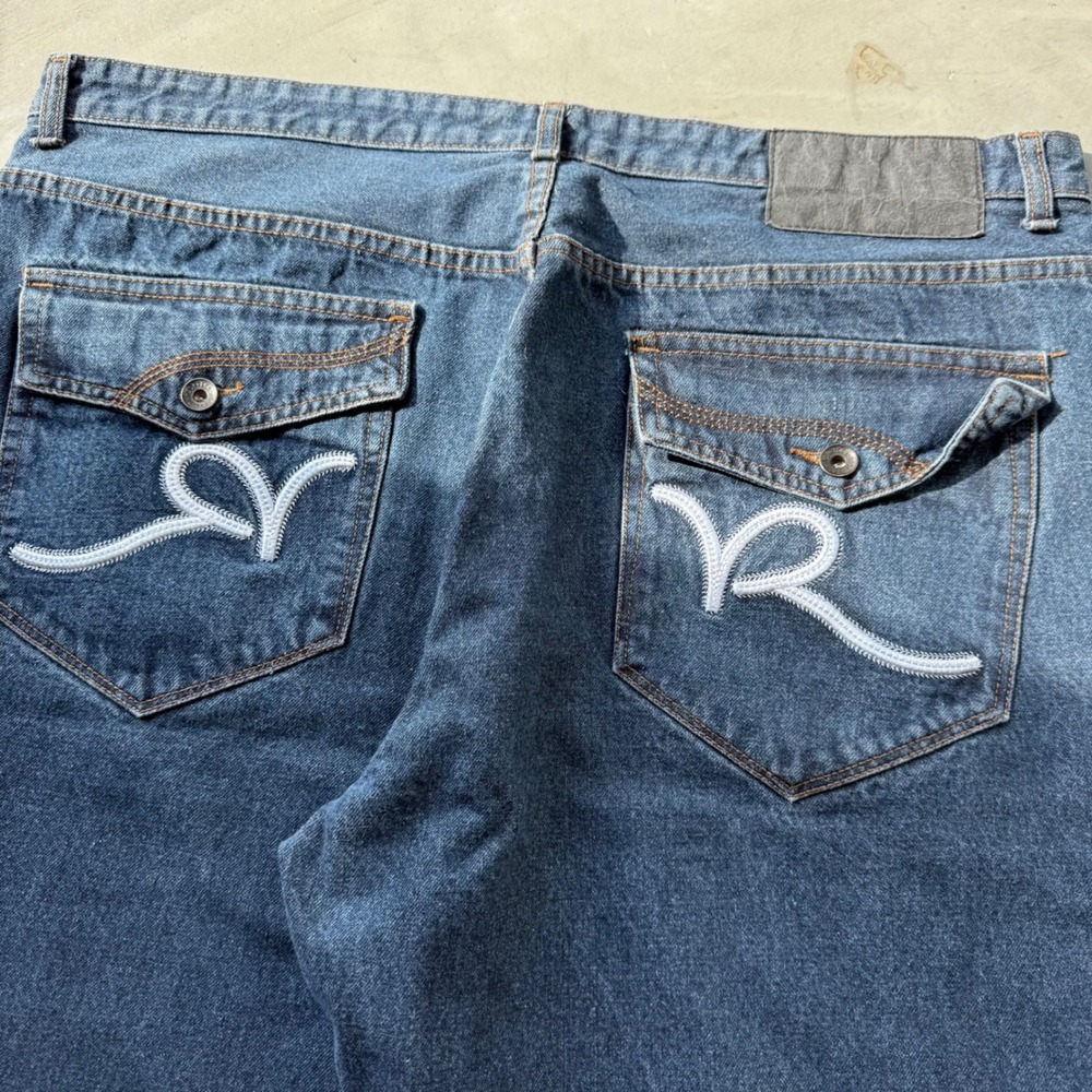 Rocawear Classic Fit Mens Jeans Blue Denim Embroidered Logo 42x32 Streetwear